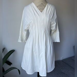 White 3/4 sleeve pleats dress